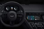 Apple CarPlay Ultra v Aston Martin — přístrojový štít i infotainment displej s navigací