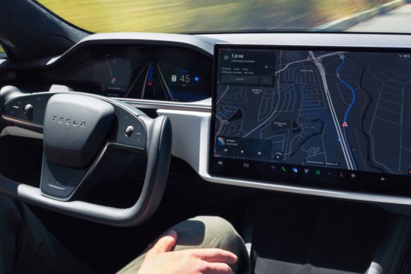 Fyzická tlačítka v interiéru automobilu – Čína nařizuje jejich návrat od července 2026