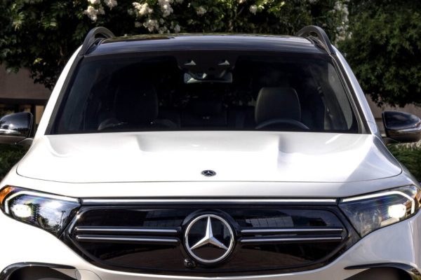 Mercedes-Benz EQB – elektrický crossover svolávaný potřetí kvůli vadným bateriím Farasis