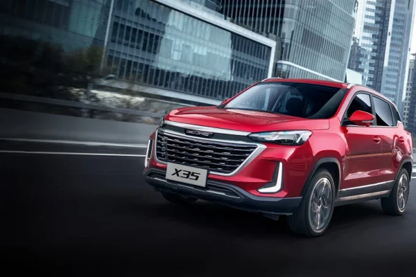 BAIC Beijing X35 2024 exteriér, červená barva