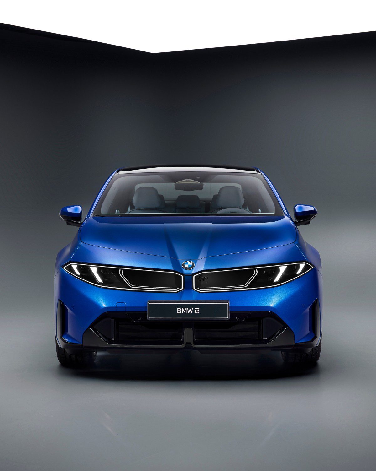 Příď BMW i3 Neue Klasse s novým světelným podpisem