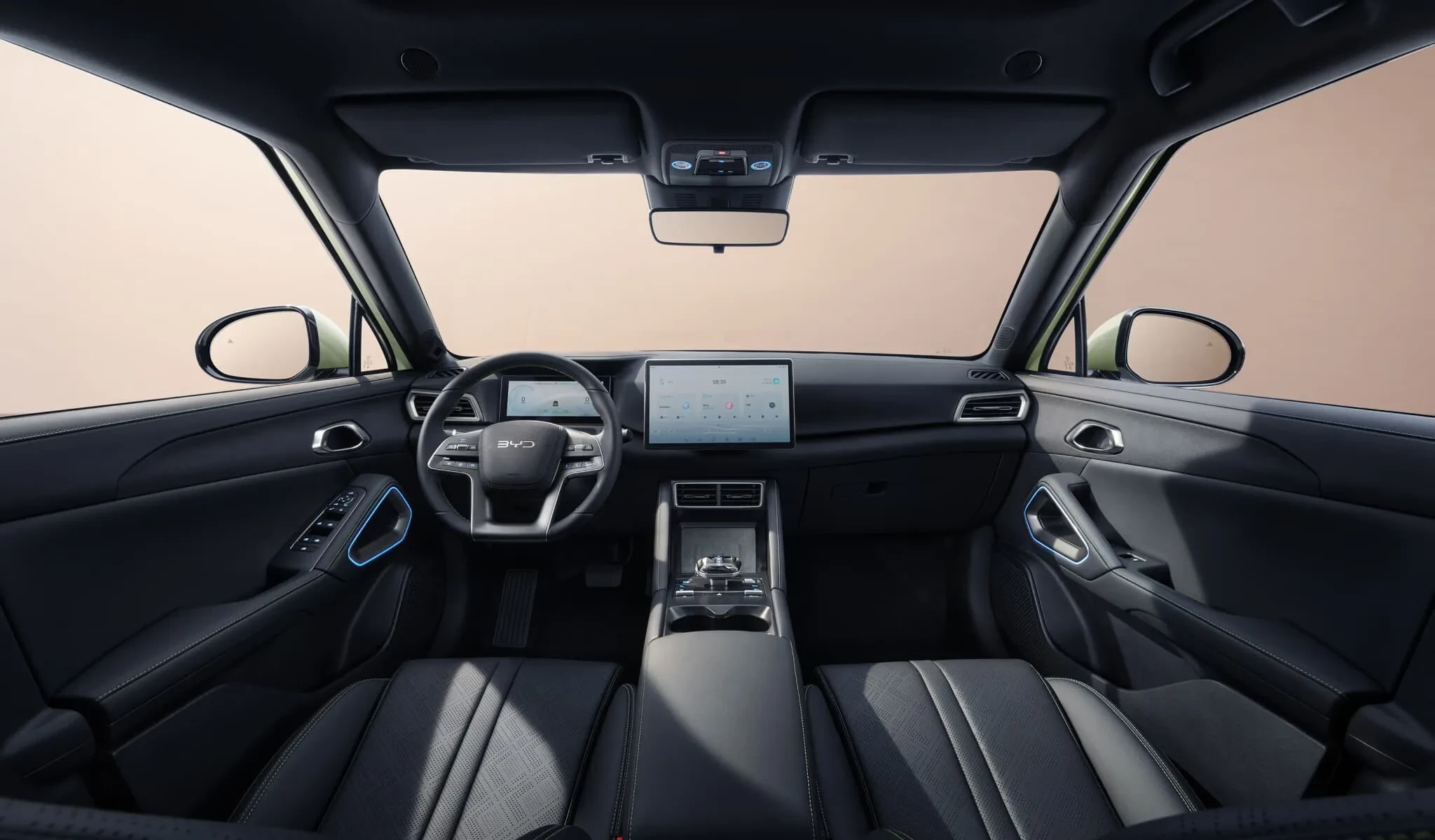 BYD Atto 2 interiér palubní deska