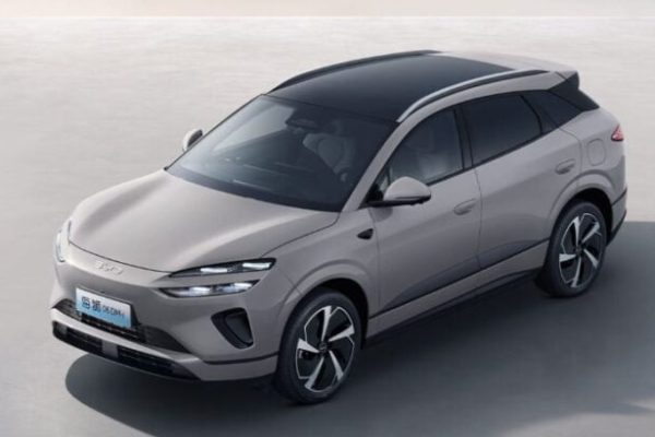 BYD Sealion 06 - čínské elektromobily čelí problémům s pojištěním ve Velké Británii