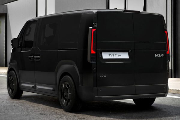 Kia PV5 Cargo Double Cab zezadu