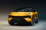 Lotus Eletre For Me plug-in hybrid ve žlutém studiovém záběru