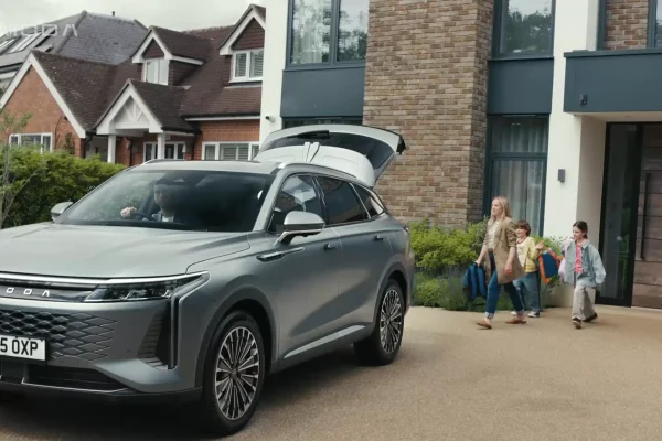 Omoda 9 SHS — plug-in hybridní SUV střední třídy od čínské skupiny Chery