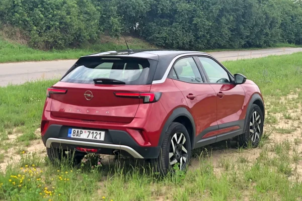 Opel Mokka - pohled zezadu