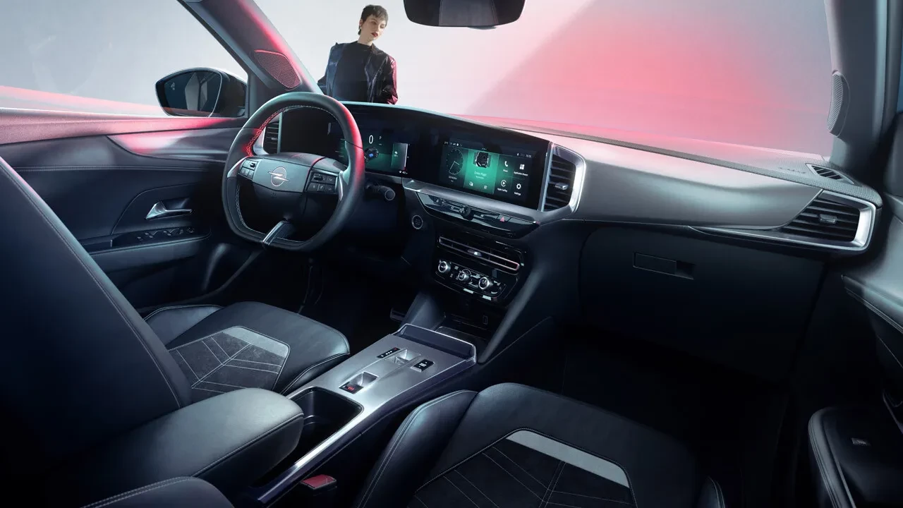 Opel Mokka - interiér s digitálním kokpitem