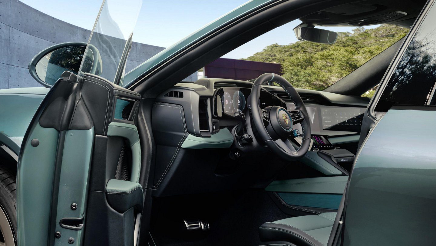 Porsche Cayenne S Electric Interior Style Package interiér