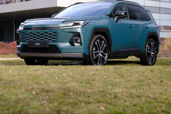 Toyota RAV4 hybrid 2026