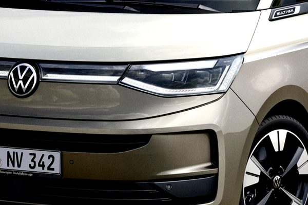 Volkswagen Multivan facelift 2026 exteriér dvoubarevná kombinace