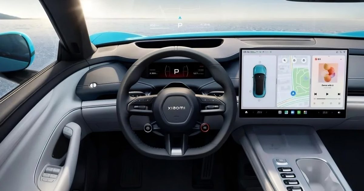 Interiér Xiaomi SU7 s velkou dotykovou obrazovkou a minimem fyzických tlačítek