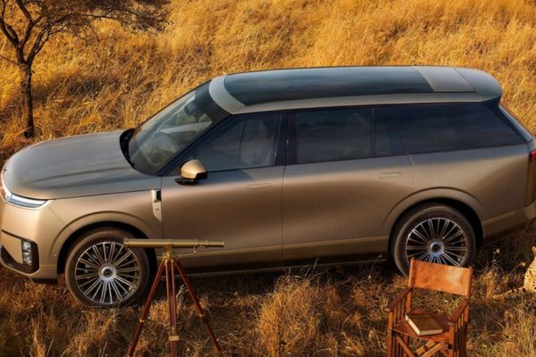 Xpeng GX připomíná z bočního pohledu Range Rover