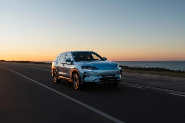 BYD Seal U DM-i exteriér přední pohled