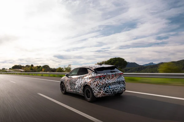 CUPRA Raval prototyp v kamufláži
