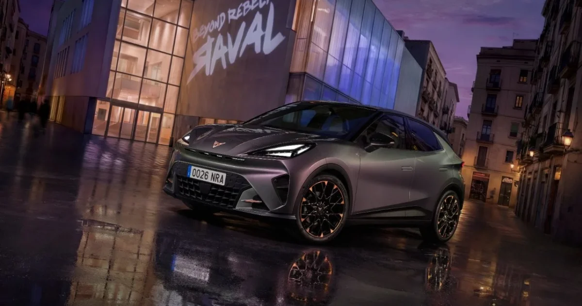 CUPRA Raval šedá karoserie odhalení
