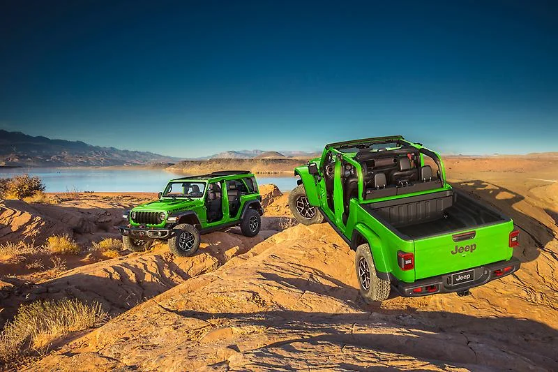 Jeep Gladiator, přední partie s ikonickou maskou