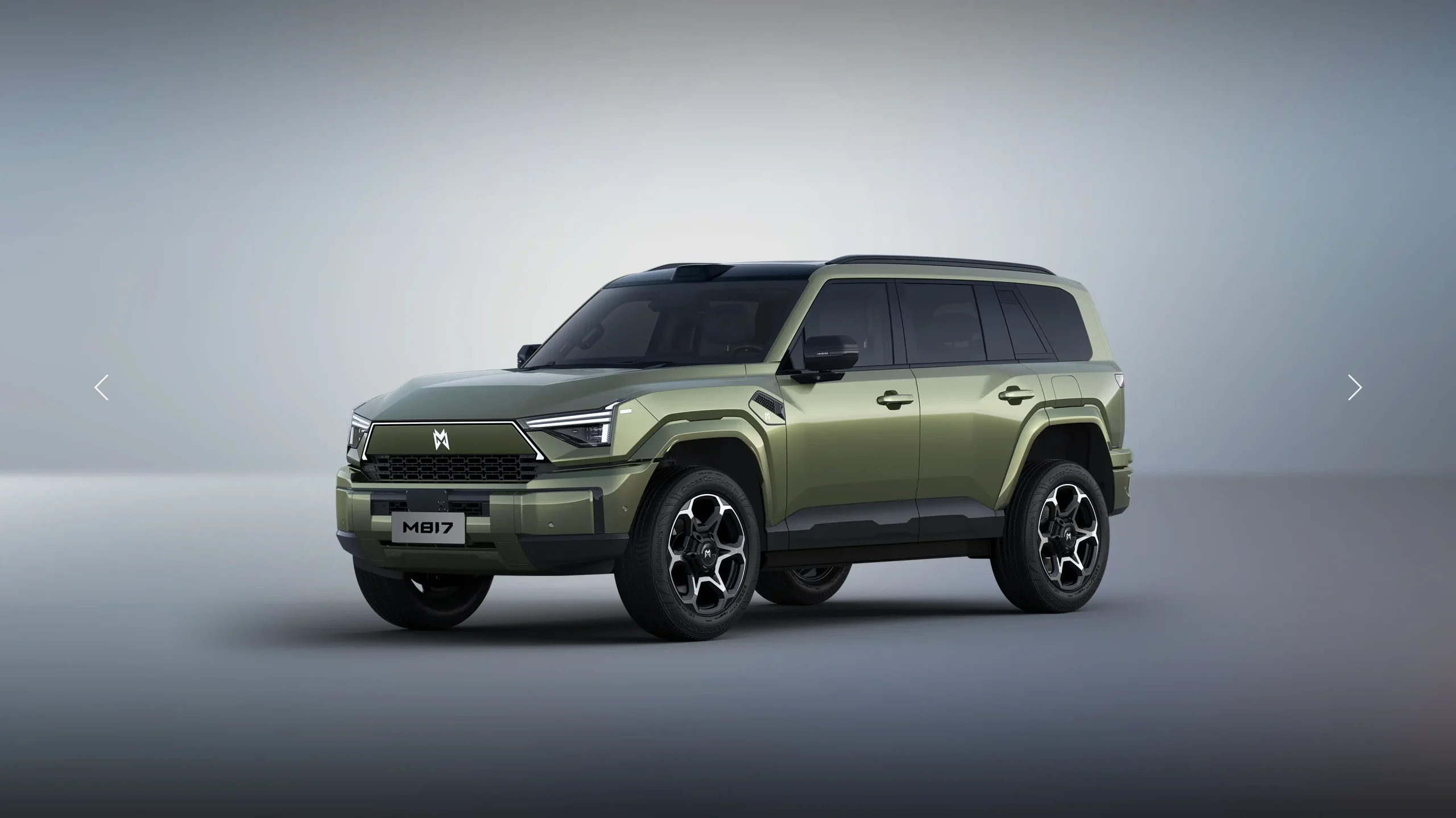 MHero 817 v olivově zeleném laku, studiová fotografie