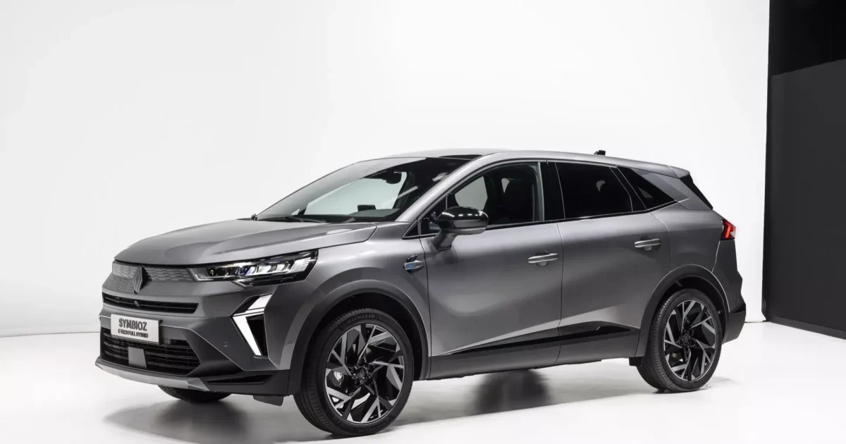 Renault Symbioz hybrid 2025 ze tří čtvrtin zepředu