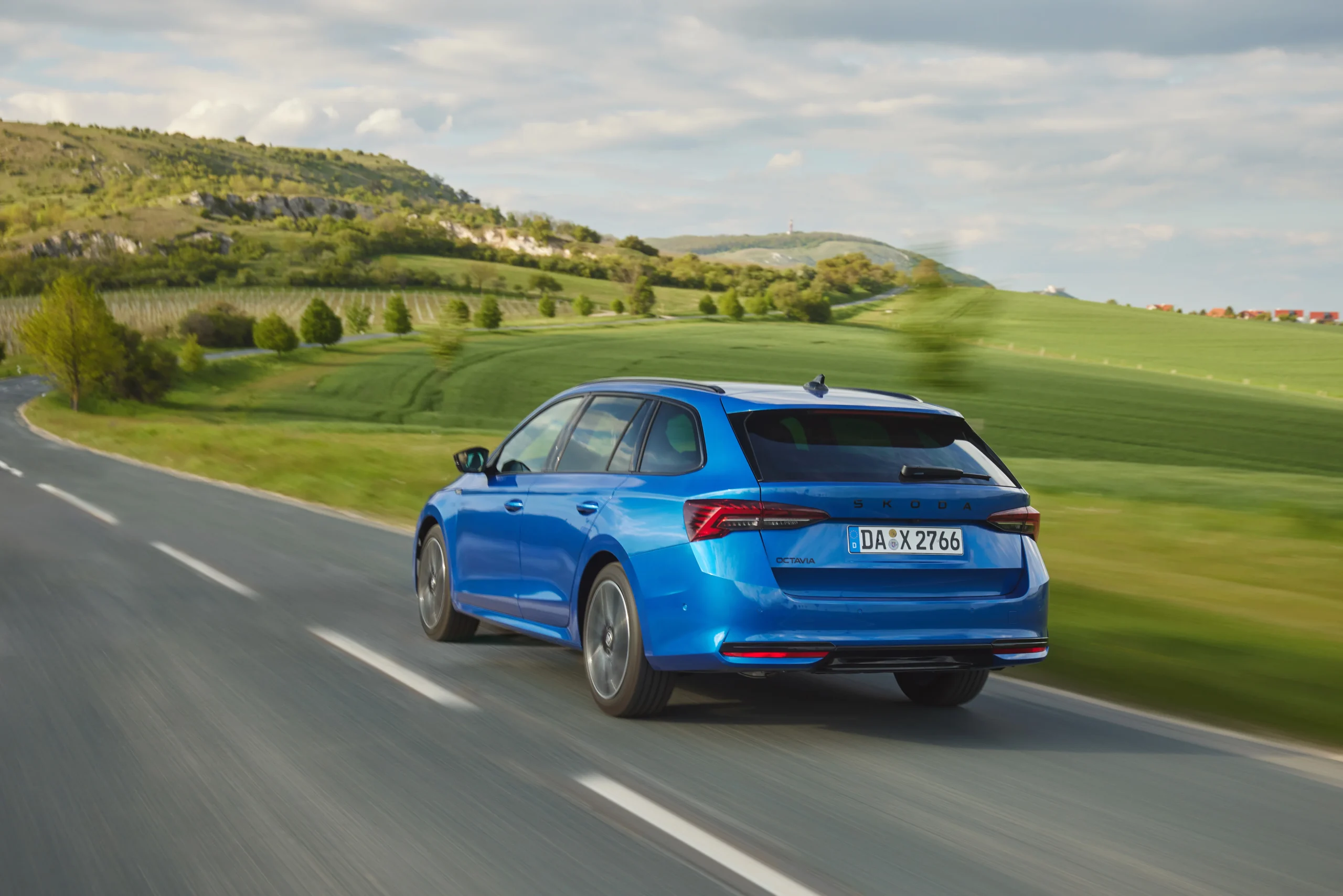 Škoda Octavia Combi s pneumatikami Laufenn S Fit 2