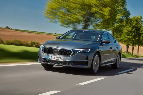 Nová Škoda Octavia s pneumatikami Laufenn S Fit 2