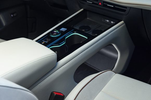 Volkswagen Atlas 2027 – nový interiér s Driver Experience Dial a ambientním osvětlením