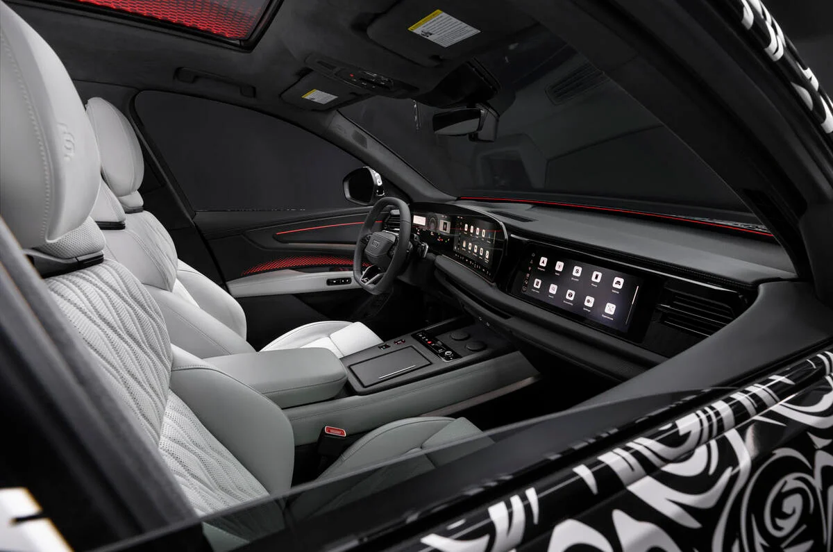 Audi Q9 oficiální foto kokpit ze strany spolujezdce 2026