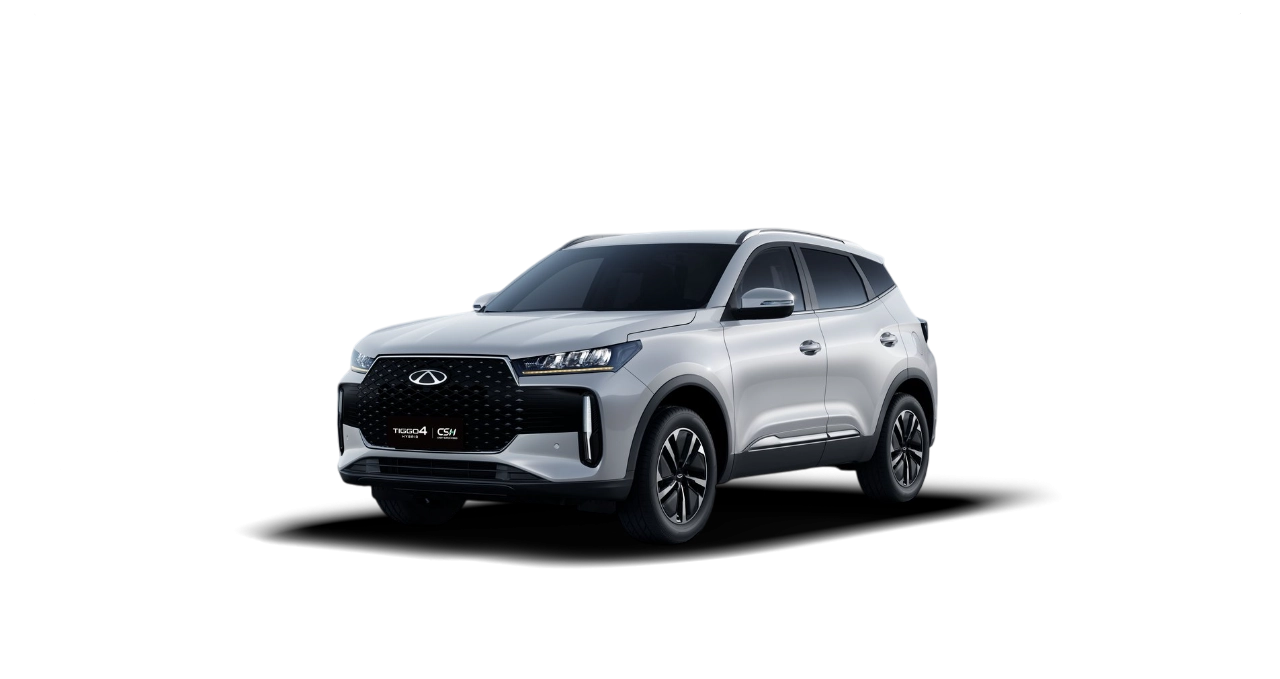 Chery Tiggo 4 HEV, bílá metalíza, pohled zepředu na trojčtvrtinu