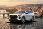 Chery Tiggo 9 PHEV na pražském nábřeží — recenze 2026