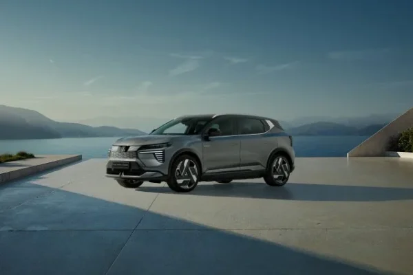 Mitsubishi Eclipse Cross BEV 2026, přední tříčtvrteční pohled