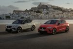 SEAT Ibiza a SEAT Arona stojí vedle sebe - tři poslední benzínové modely tvoří současné portfolio značky