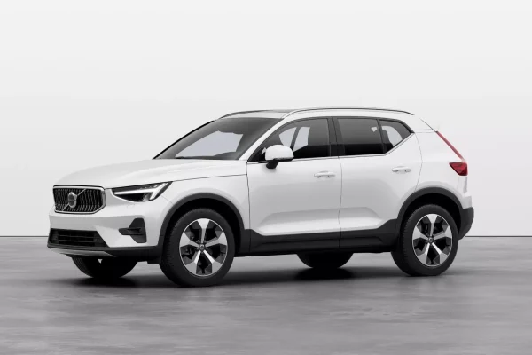 Volvo XC40 z předního třičtvrtečního pohledu, kompaktní prémiové SUV