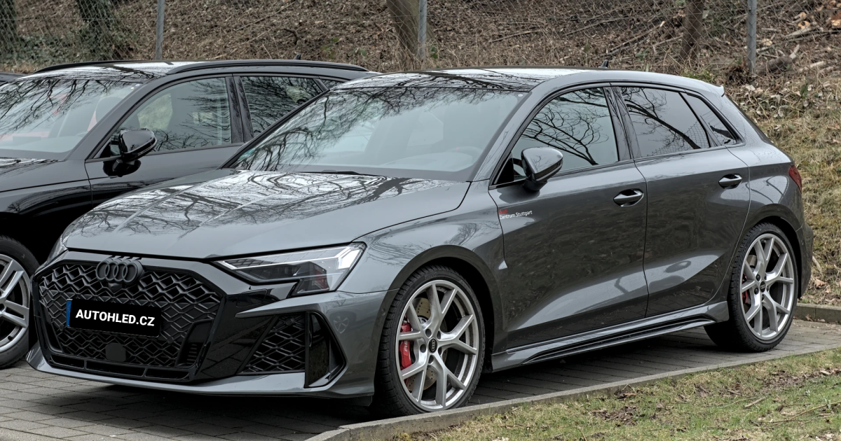 Audi RS3 Sportback přední tříčtvrteční pohled