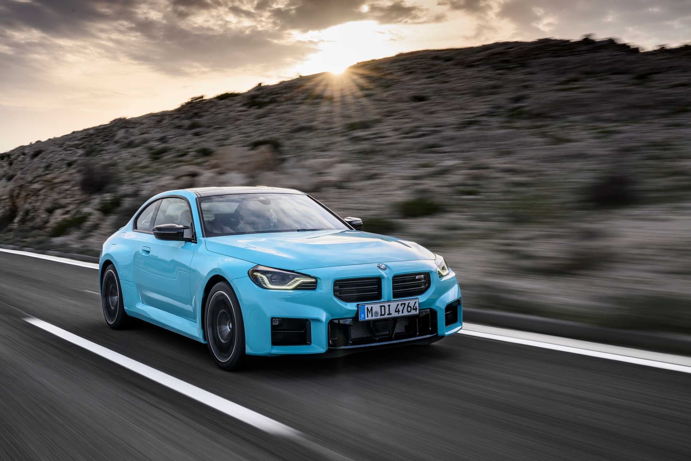 BMW M2 M xDrive v zatáčce s pohonem všech kol