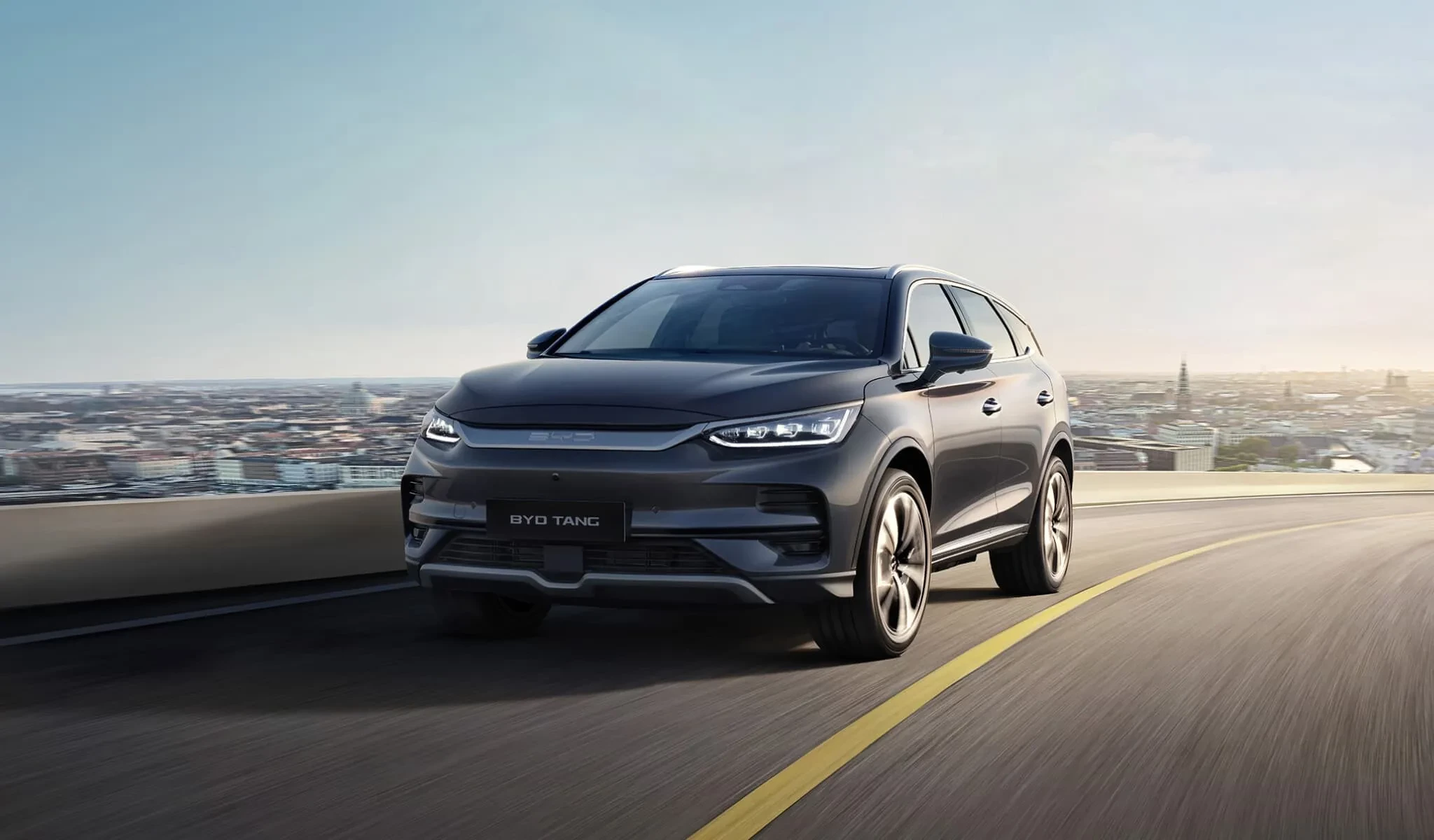 BYD Tang v jízdě