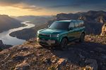BYD Ti 7 - zelené terénní SUV na horském hřebeni nad říčním kaňonem