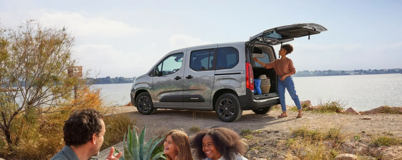 Současná generace Citroën Berlingo u jezera