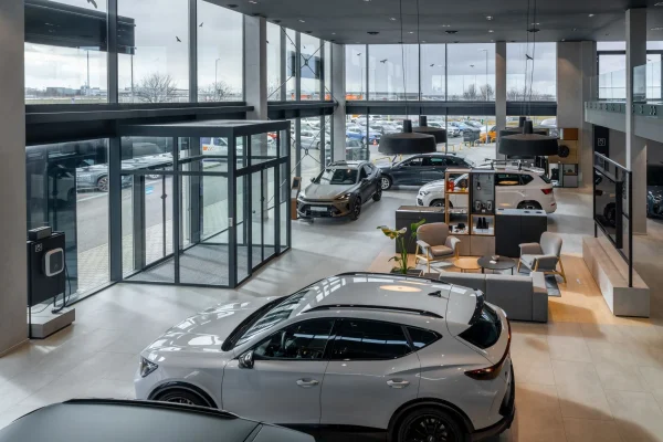 Nový showroom CUPRA Garage Tuchoměřice u pražského letiště s vozy CUPRA