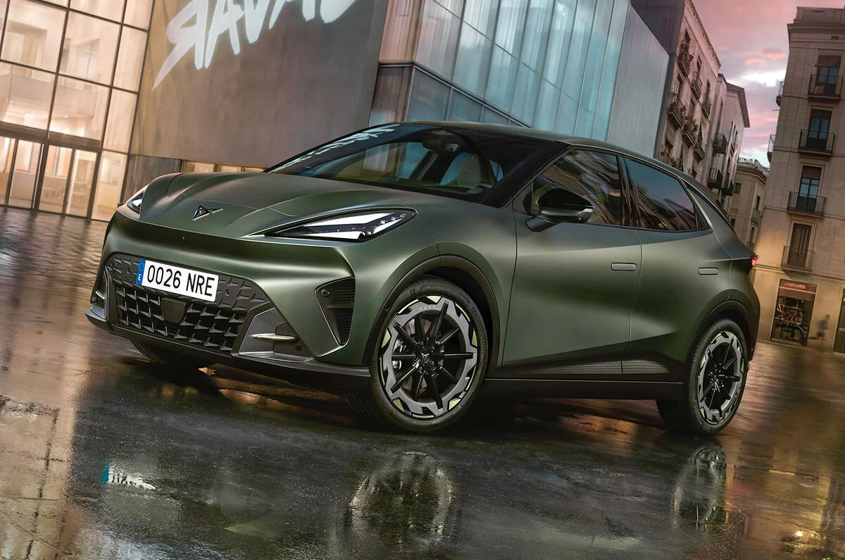 CUPRA Raval - přední tříčtvrteční pohled na elektrický městský hatchback