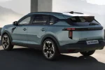 Dacia Striker z boku - dlouhý profil crossover-kombi