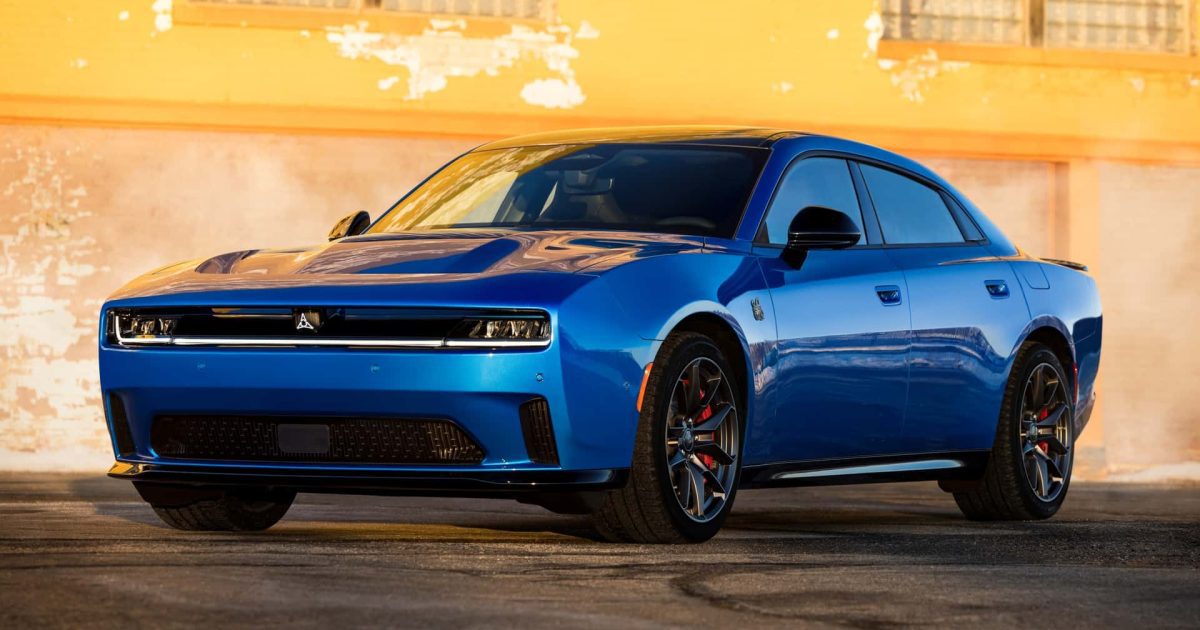 Dodge Charger Daytona čtyřdveřový sedan, modrá barva