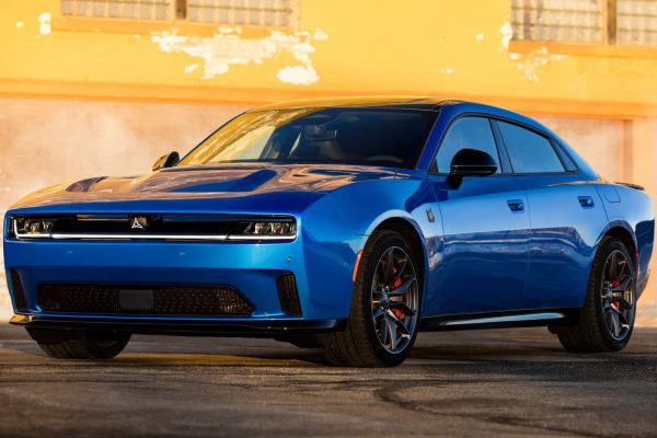 Dodge Charger Daytona čtyřdveřový sedan, modrá barva