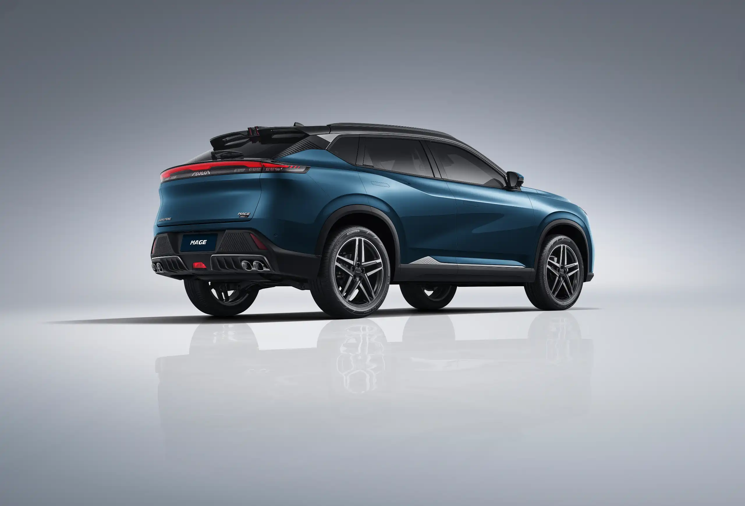 Dongfeng MAGE - zadní pohled na karoserii crossoveru