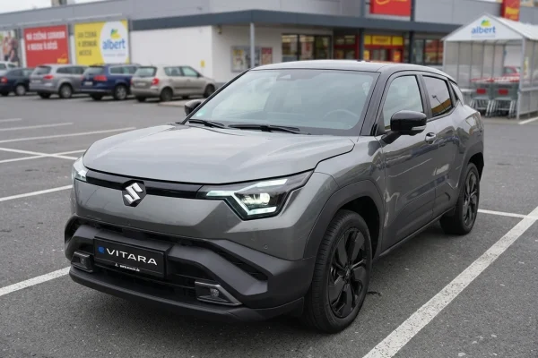 Suzuki e Vitara - elektrické SUV, přední pohled