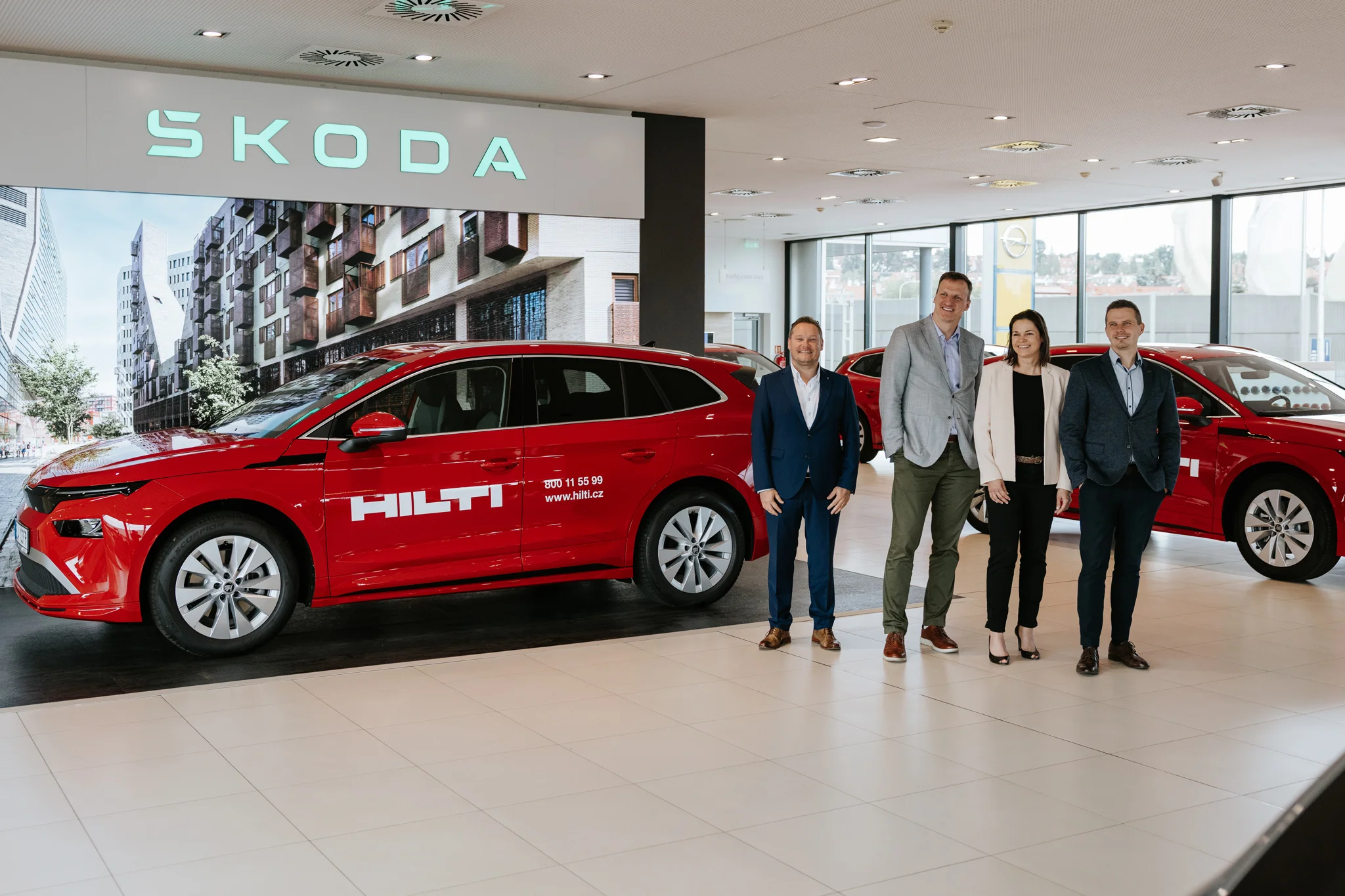 Předání elektromobilů Škoda Enyaq pro Hilti ČR v showroomu AutoPalace Spořilov