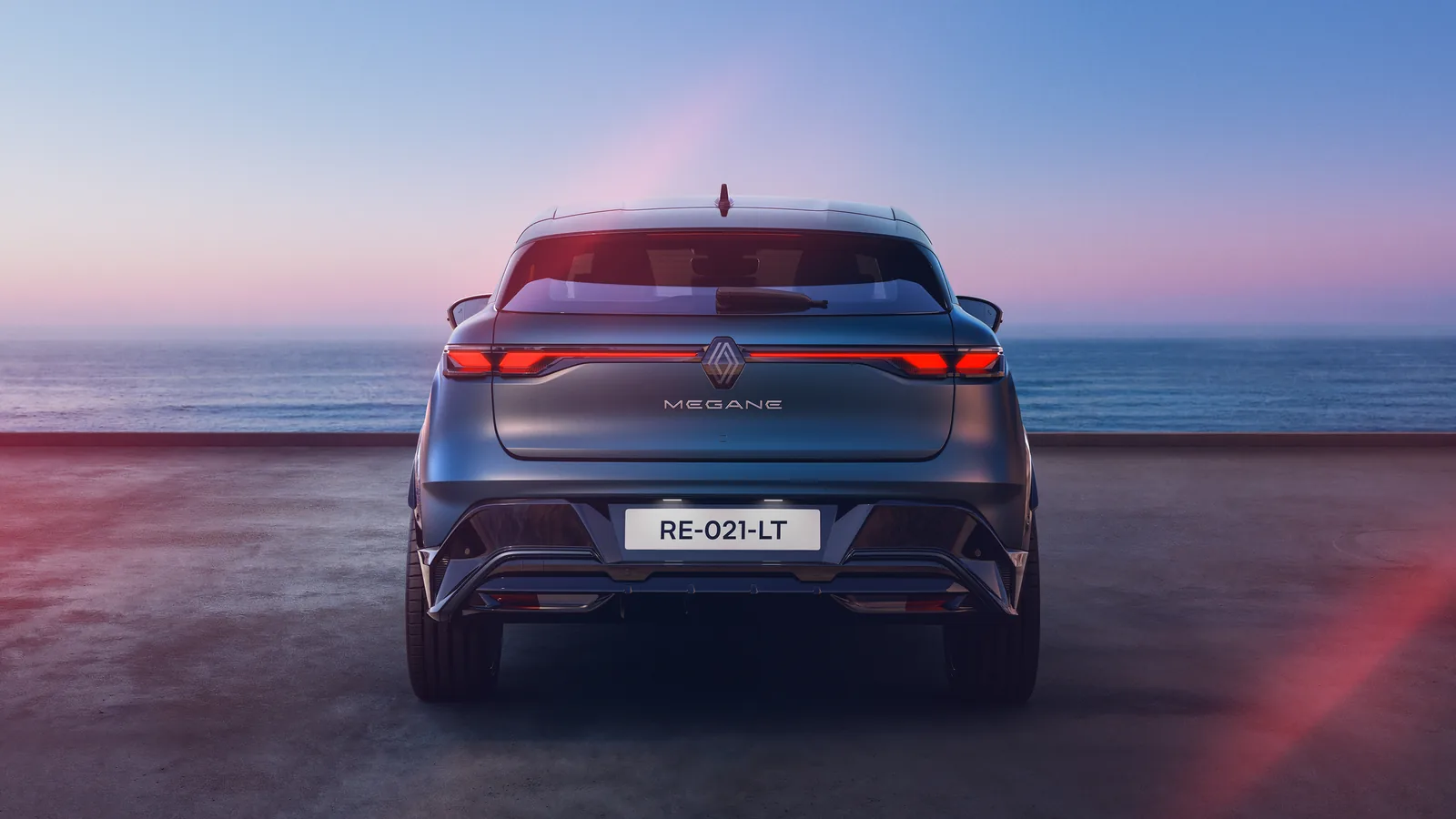 Renault Mégane E-Tech electric po faceliftu, zadní 3D světla přes celou šířku