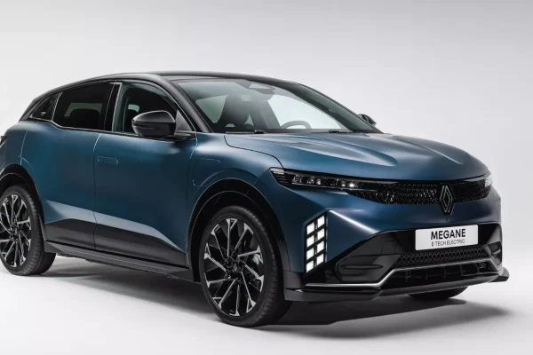 Renault Mégane E-Tech electric v barvě Satin Blue