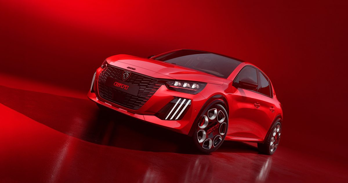 Peugeot e-208 GTi 2026 čelní pohled v červené barvě