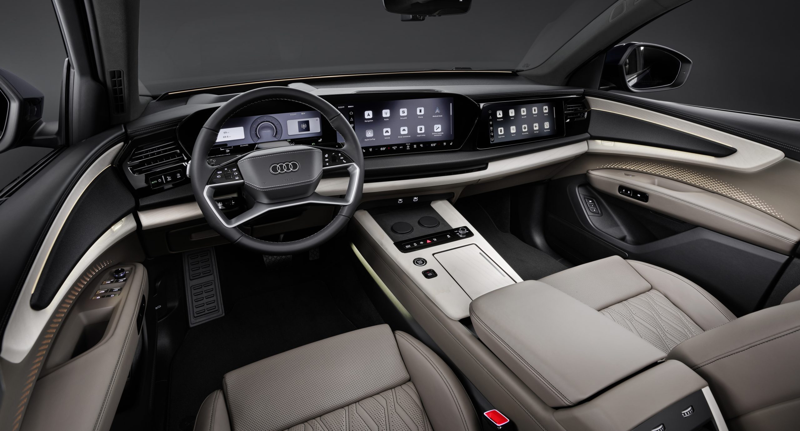 Interiér Audi Q9 s třemi displeji a panoramatickou palubní deskou