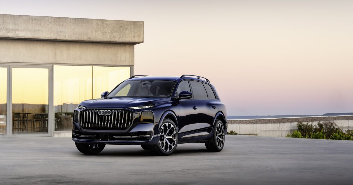 Audi Q9 2026 v modré barvě při oficiální světové premiéře